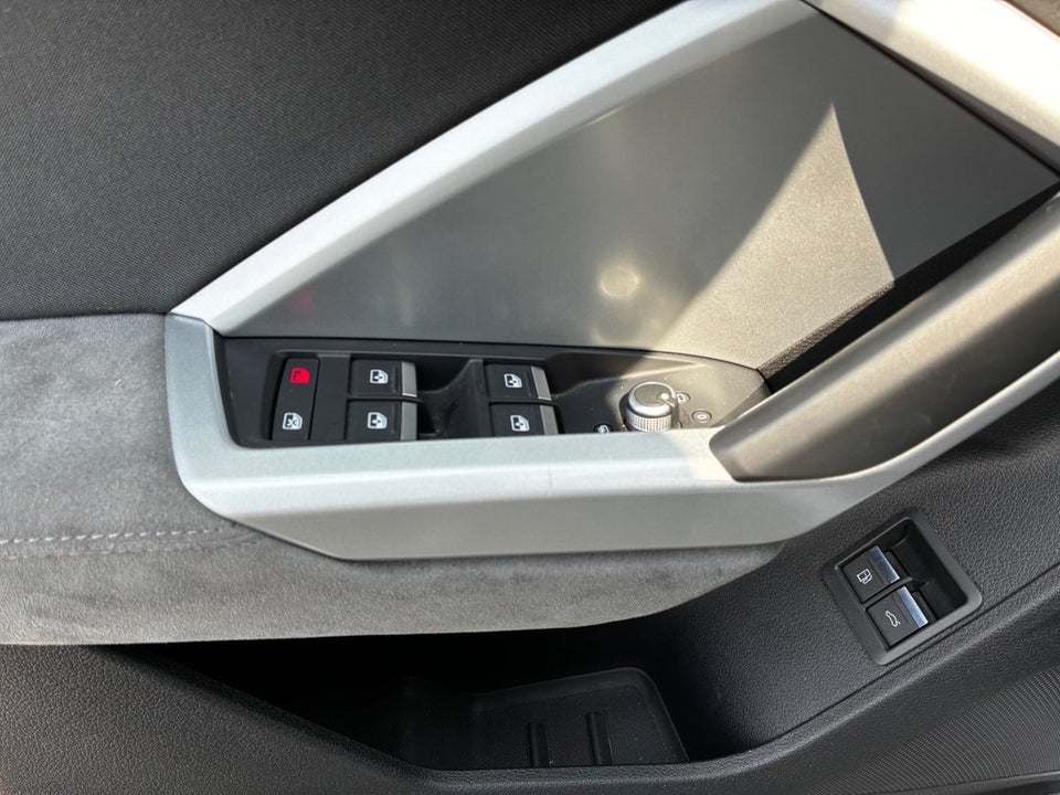Audi Q3 45 TFSi e Attitude plus S-tr. 5d