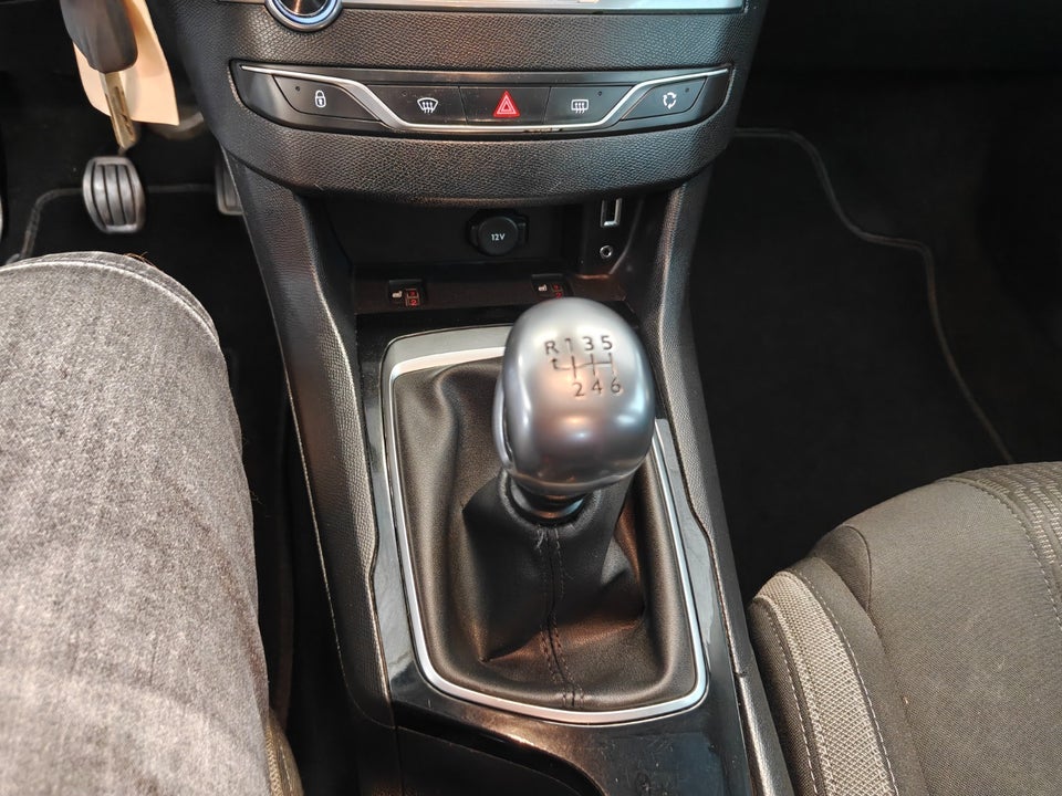 Peugeot 308 1,6 BlueHDi 120 Style SW 5d