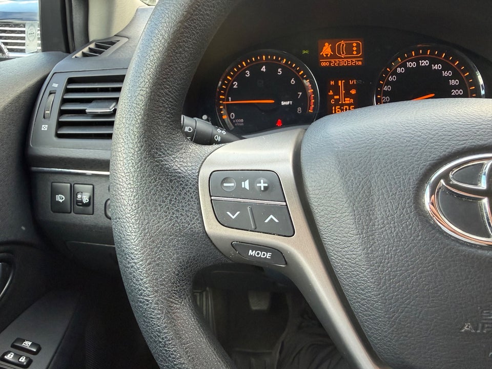 Toyota Avensis 1,8 VVT-i T2 stc. 5d