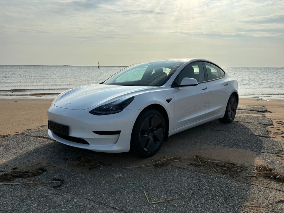 Tesla Model 3 RWD 4d