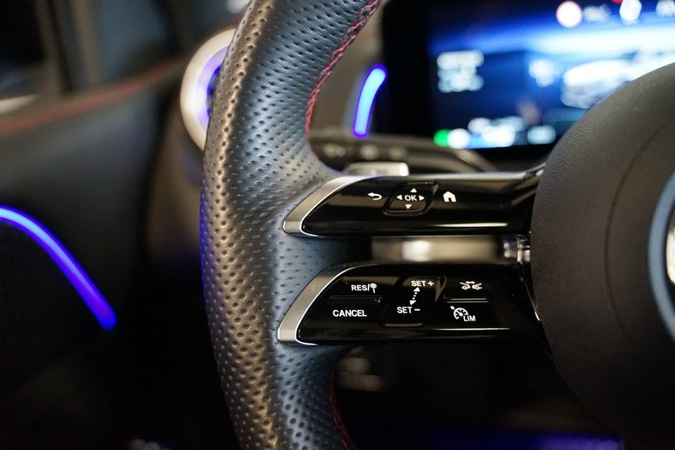 Mercedes EQB300 AMG Line 4Matic Van 5d