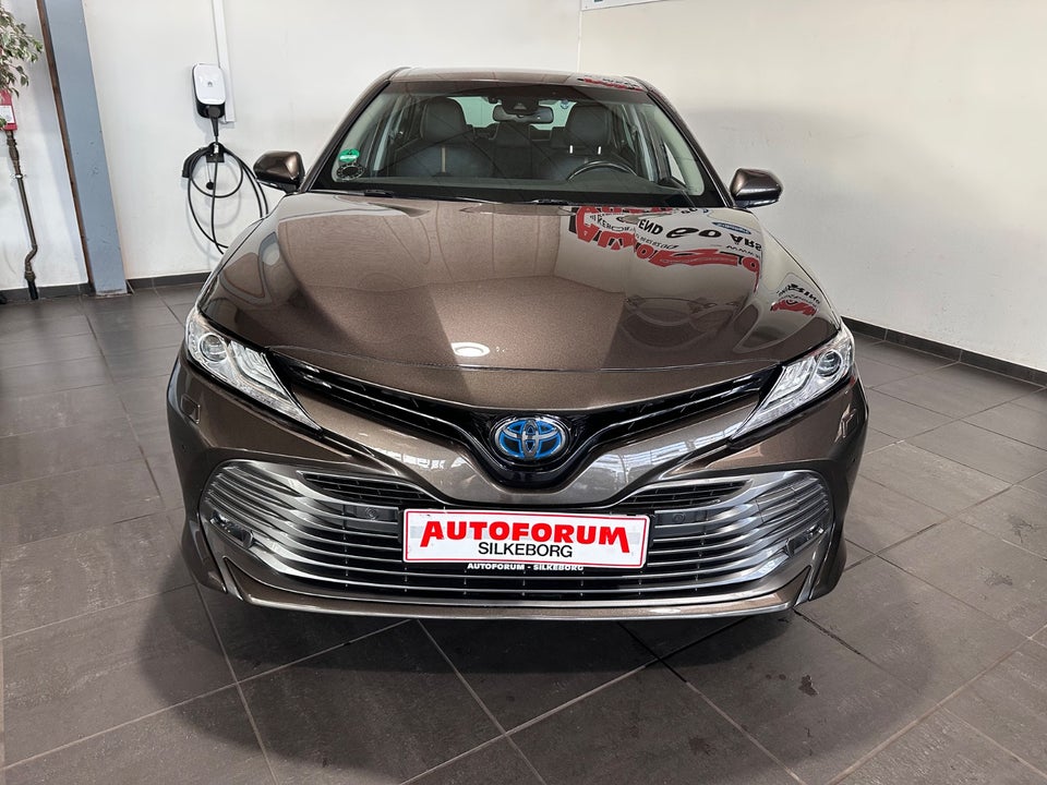 Toyota Camry 2,5 Hybrid H3 Executive CVT 4d