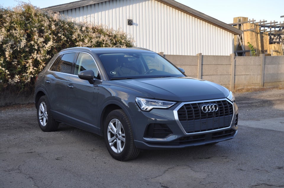 Audi Q3 45 TFSi e Attitude plus S-tr. 5d