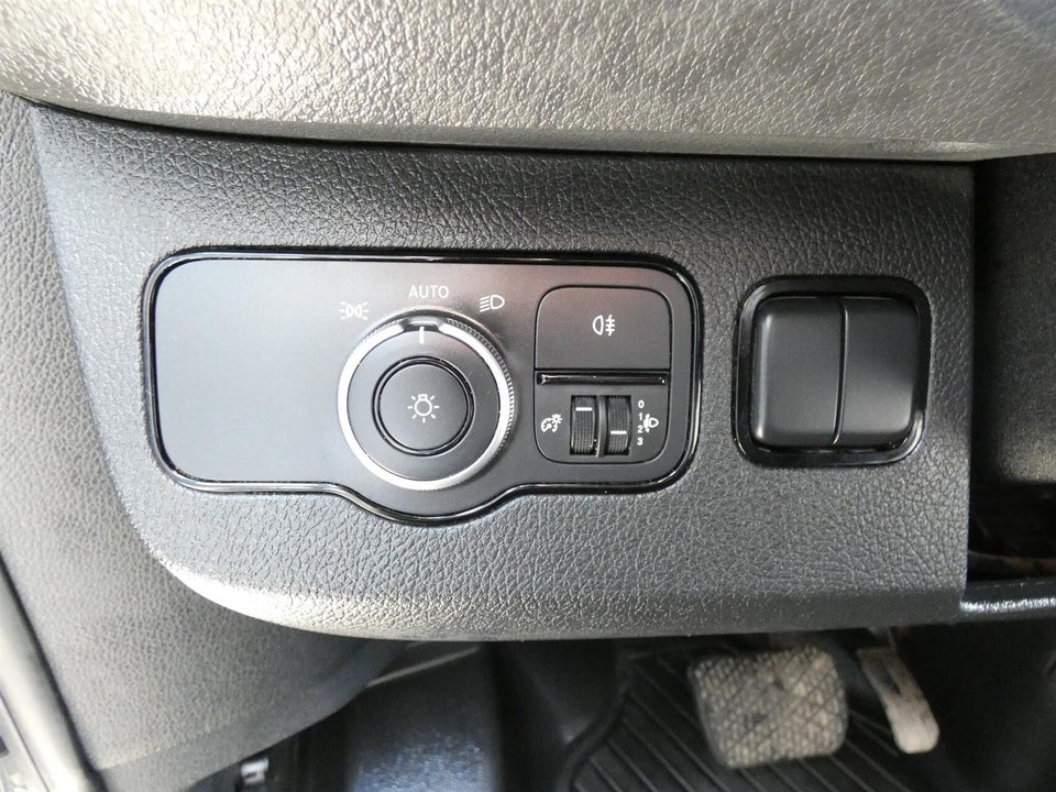 Mercedes Sprinter 319 2,0 CDi A2 Chassis aut. RWD 2d