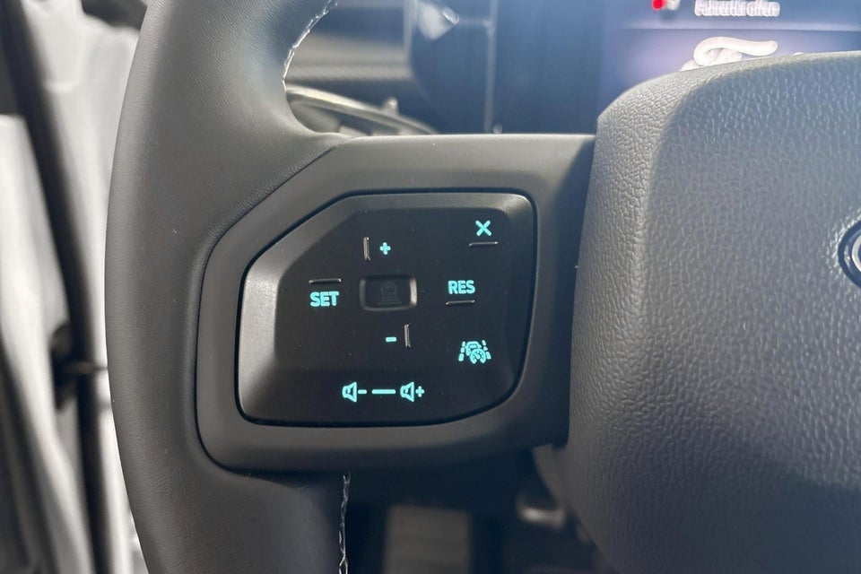 Ford Explorer 77 Premium Extended Range Van 5d