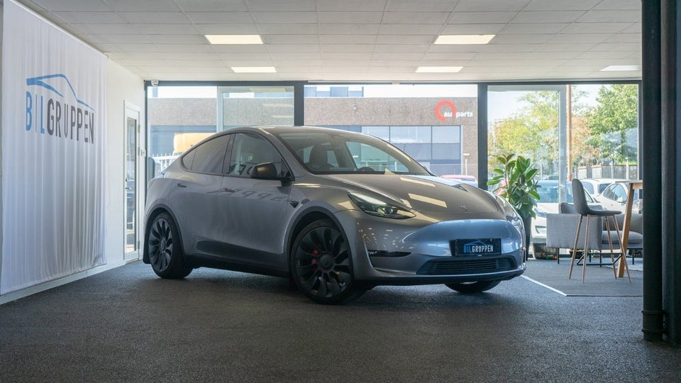 Tesla Model Y Performance AWD 5d