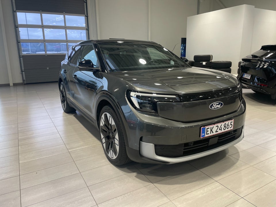 Ford Explorer 77 Premium Extended Range 5d