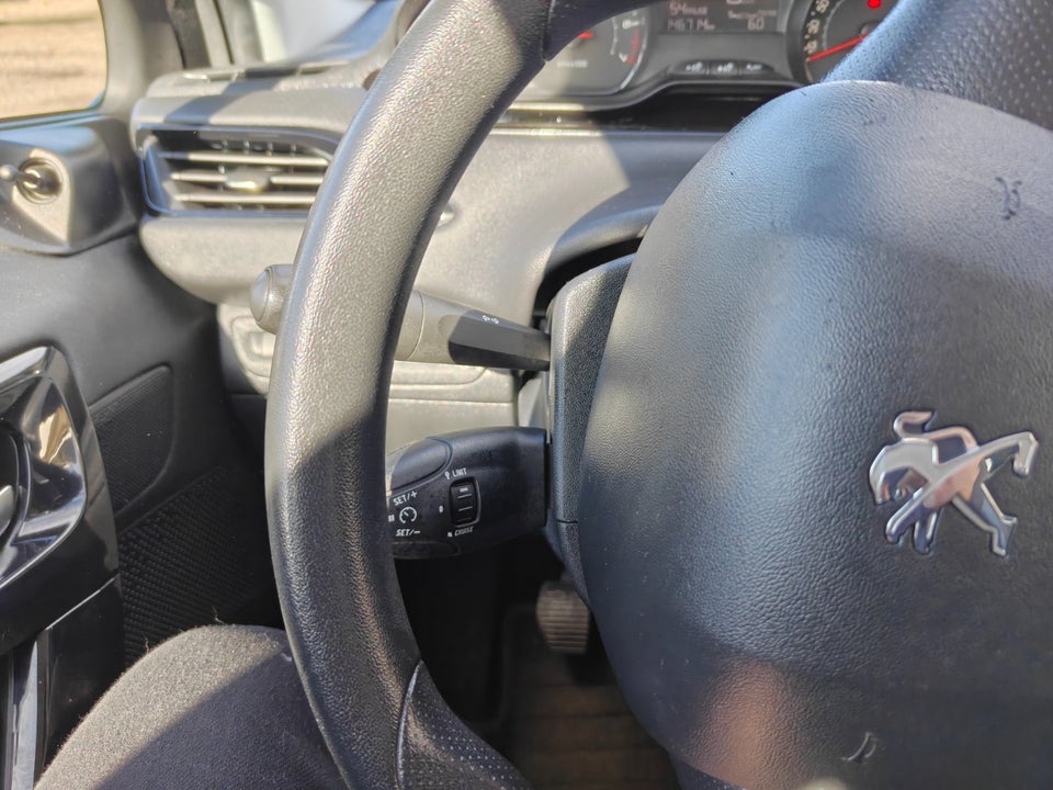 Peugeot 208 1,0 VTi Active 5d
