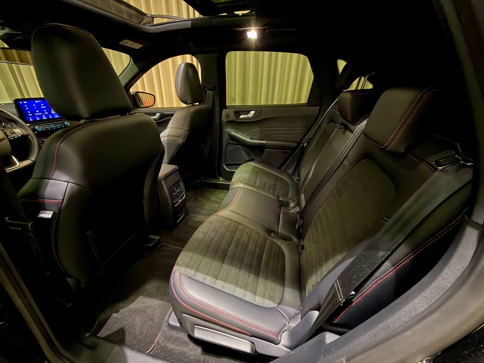 Ford Kuga 2,5 HEV ST-Line X CVT 5d