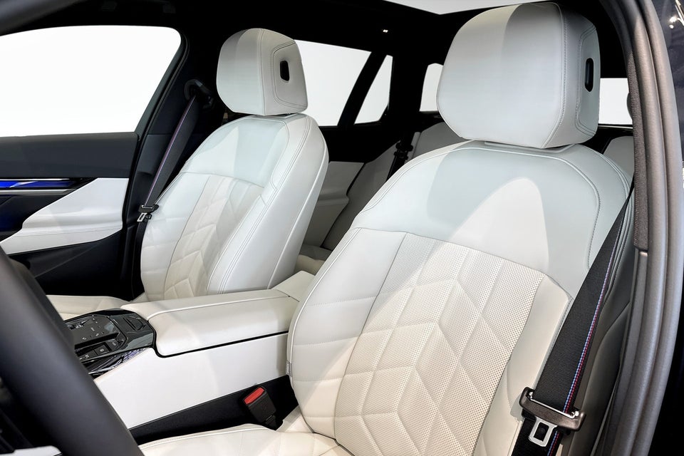 BMW i5 eDrive40 Touring Supercharged 5d