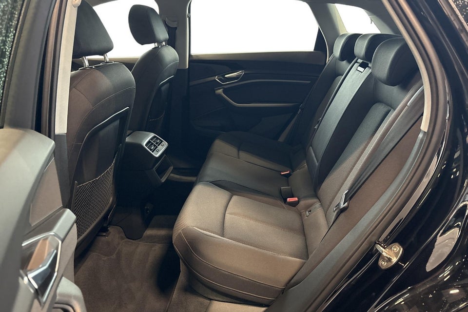 Audi e-tron 55 quattro 5d