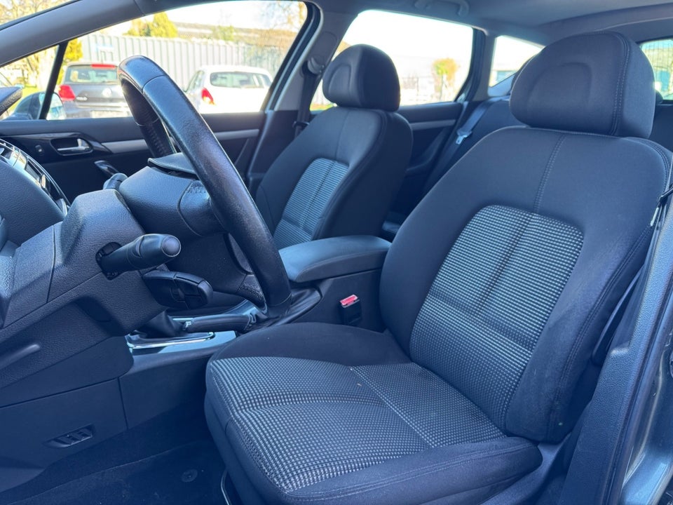 Peugeot 407 1,6 HDi 109 Premium SW 5d