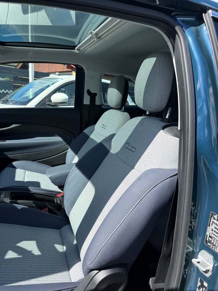 Fiat 500e 42 Icon Sky 3d