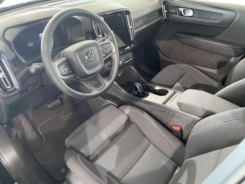 Volvo EC40 Extended Range Black Edition 5d