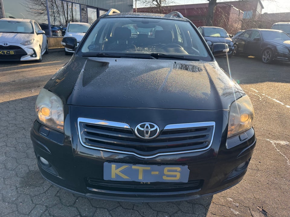 Toyota Avensis 1,8 VVT-i Terra stc. 5d