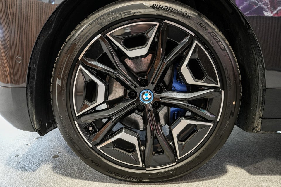 BMW iX xDrive40 Sport 5d
