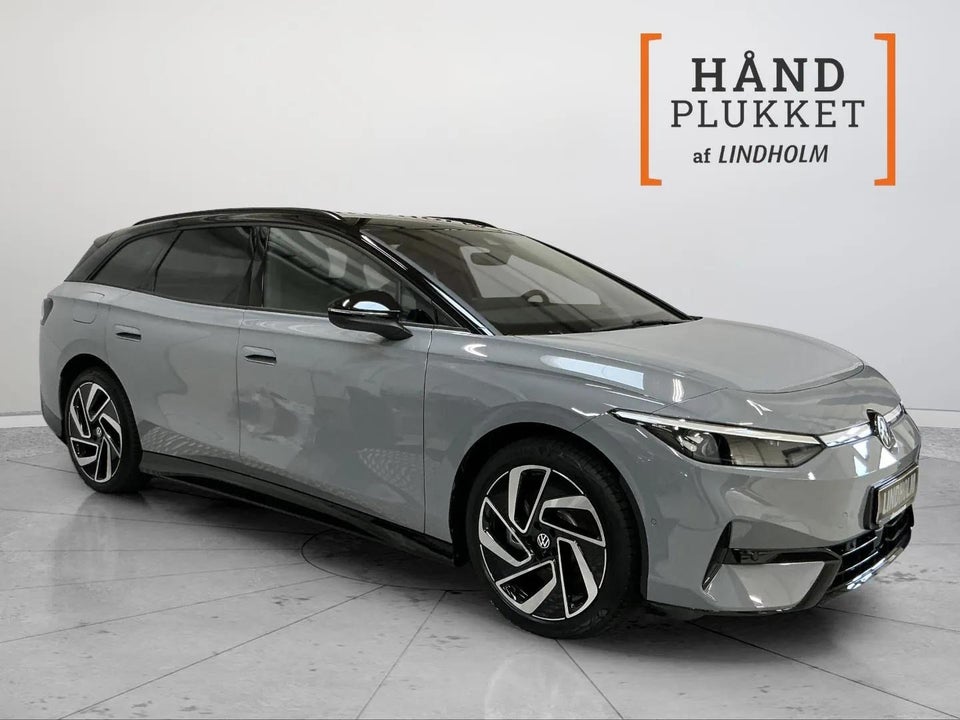 VW ID.7 77 Style+ Tourer 5d