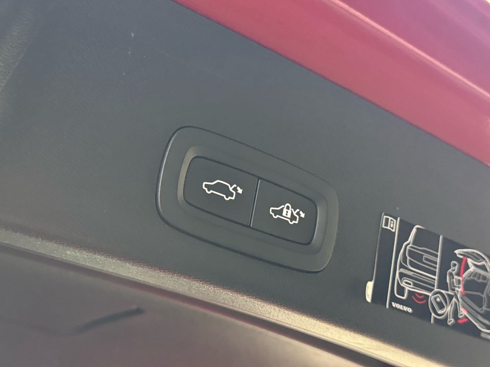Volvo XC40 P8 ReCharge Twin R-Design 5d