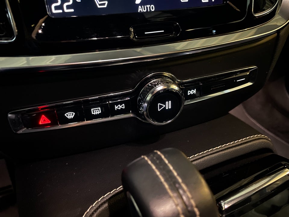 Volvo V60 2,0 T6 ReCharge R-Design aut. AWD 5d