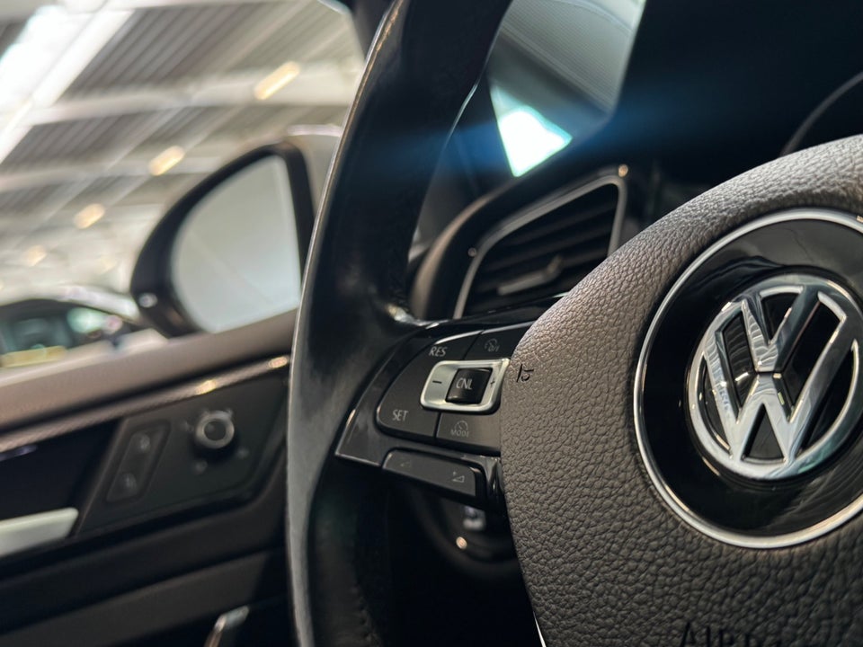 VW Golf VII 1,4 TSi 150 R-line Variant DSG BMT 5d