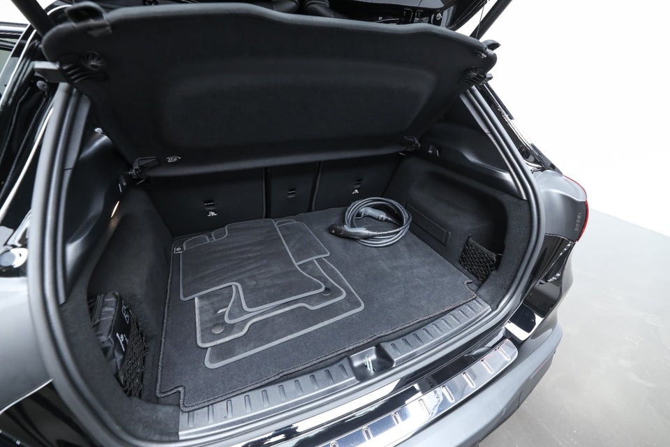 Mercedes EQA350 AMG Advance Plus 4Matic 5d