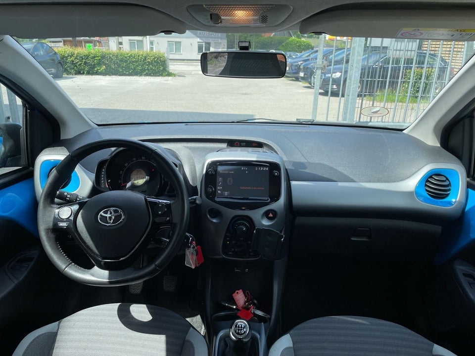 Toyota Aygo 1,0 VVT-i x-plore 5d