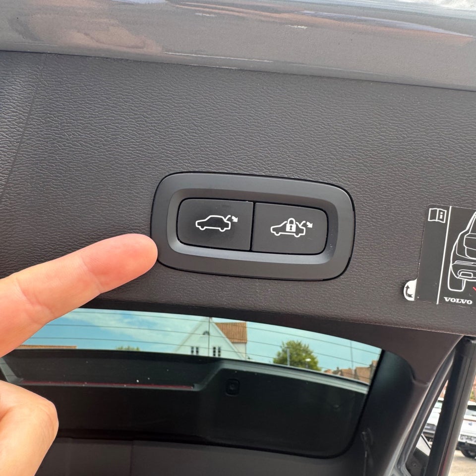 Volvo XC40 P8 ReCharge Twin Pro 5d