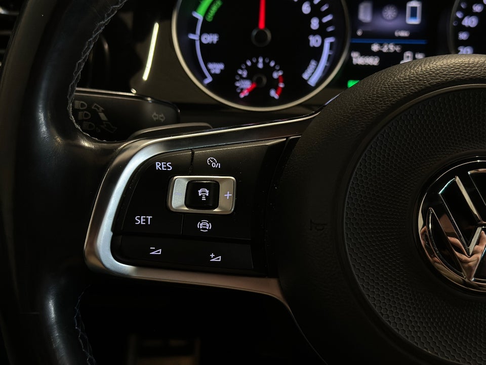 VW Golf VII 1,4 GTE DSG 5d