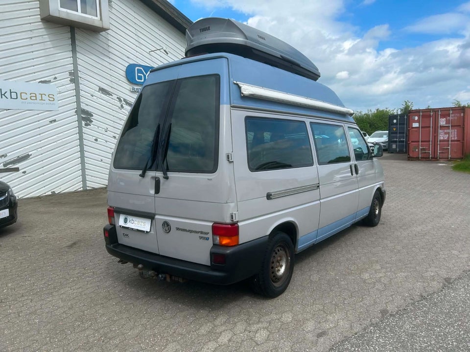 VW Transporter 2,5 TDi 102 Kombi 4d