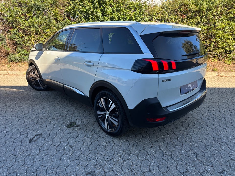 Peugeot 5008 1,2 e-THP 130 Allure EAT6 7prs 5d