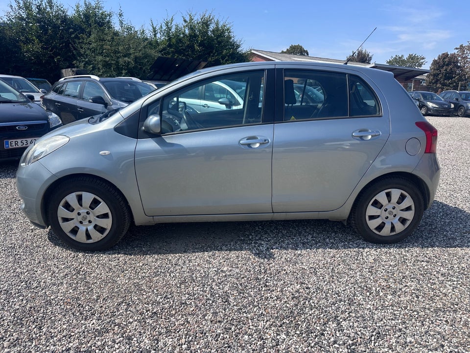 Toyota Yaris 1,3 Terra 5d