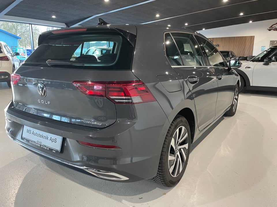 VW Golf VIII 1,4 eHybrid DSG 5d