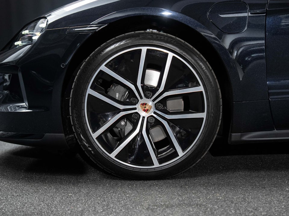 Porsche Taycan Performance+ Black Edition 4d