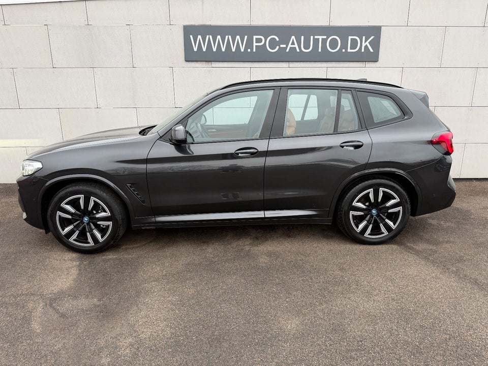 BMW iX3 Charged 5d