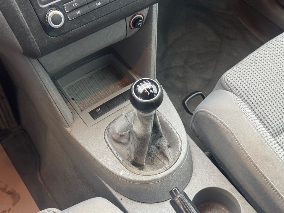 VW Touran 2,0 TDi 140 Trendline 5d