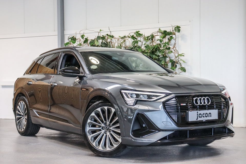Audi e-tron 55 S-line quattro 5d