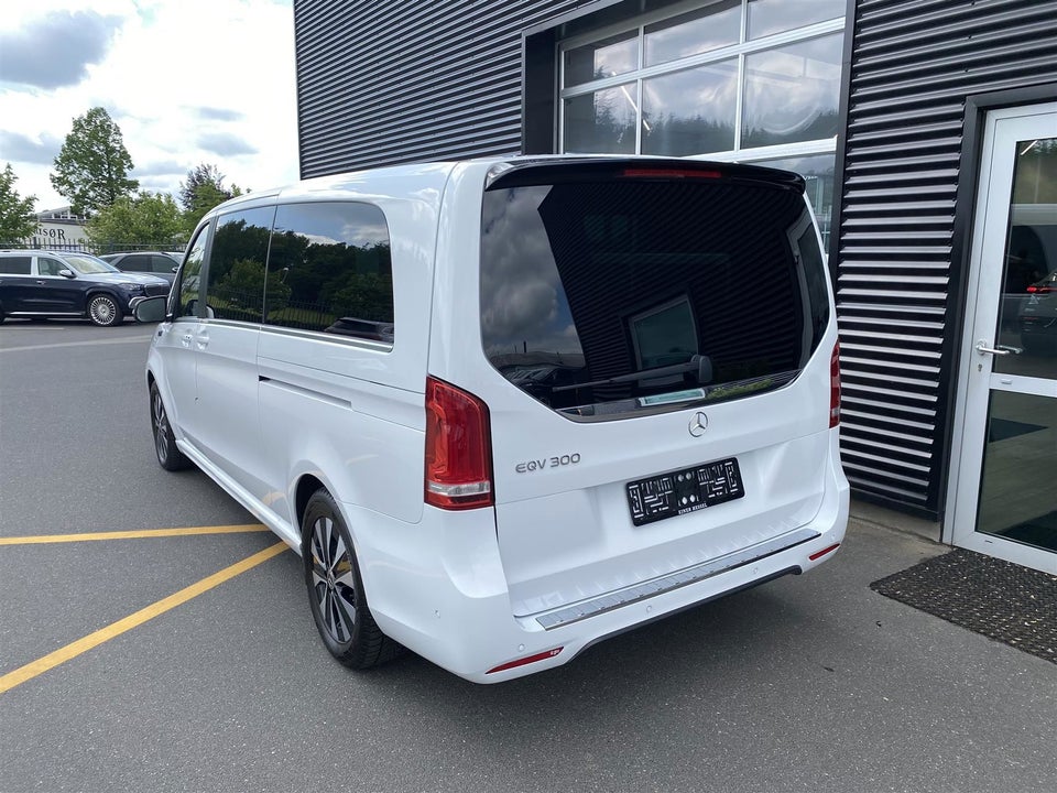 Mercedes EQV300 Avantgarde XL Van