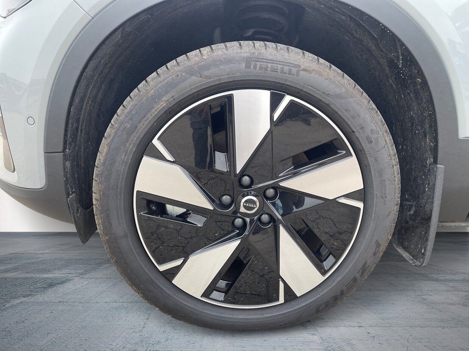 Volvo EX40 Extended Range Core 5d
