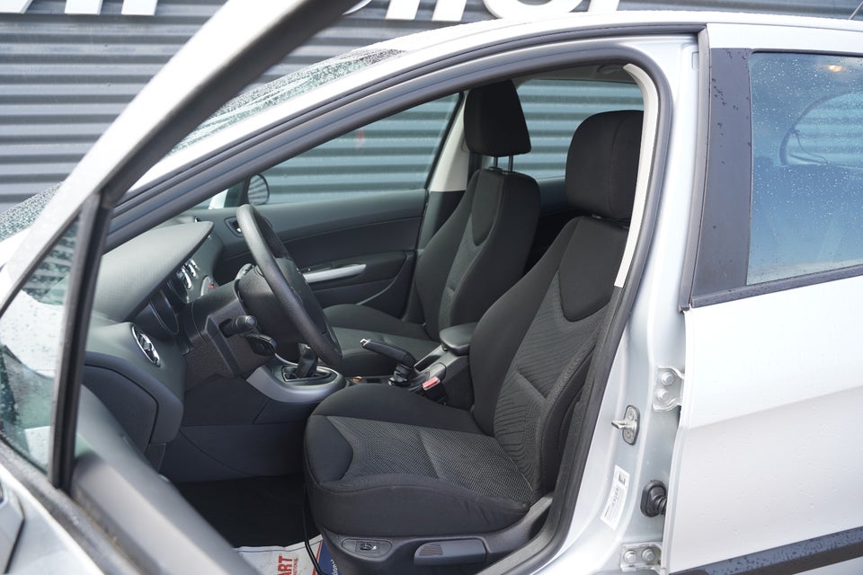 Peugeot 308 1,6 VTi 120 Access 5d
