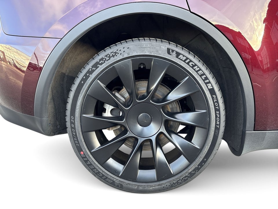 Tesla Model Y Long Range AWD 5d