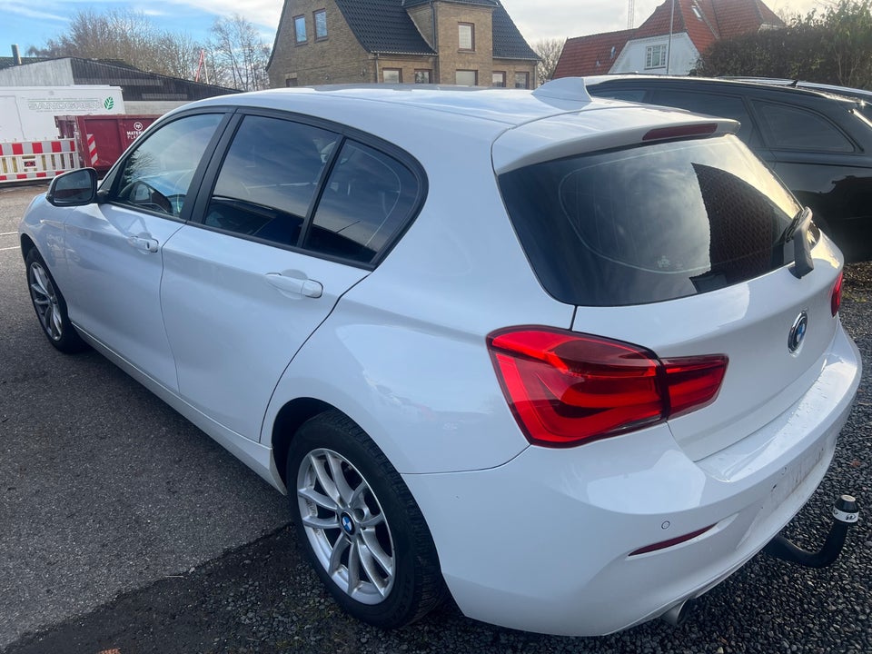 BMW 118i 1,5 Advantage aut. 5d