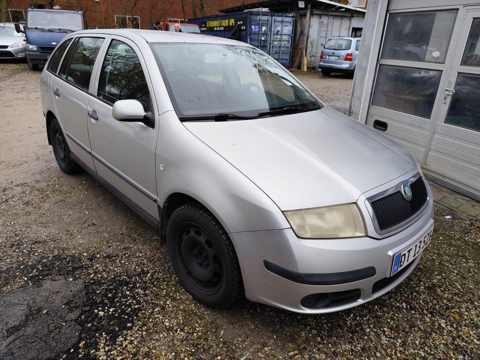 Skoda Fabia 1,4 16V 75 Ambiente 5d