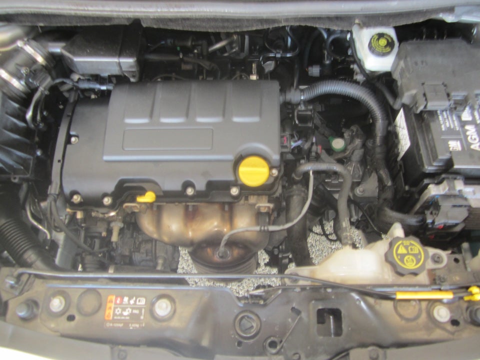 Opel Corsa 1,4 16V Enjoy 5d