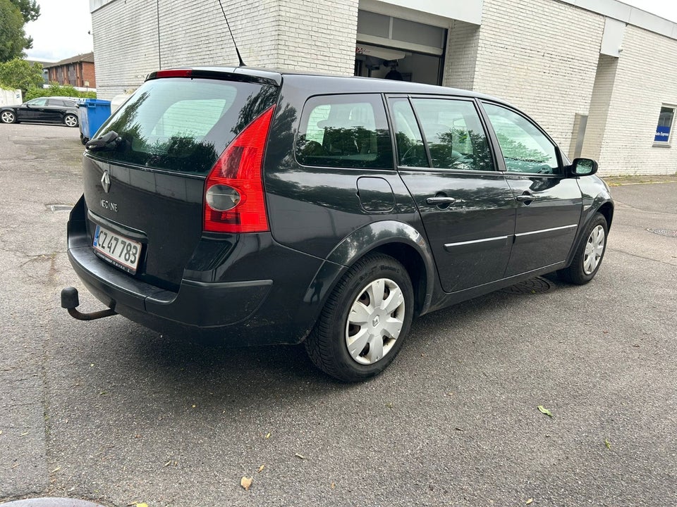 Renault Megane II 1,6 Authentique Comfort stc. 5d