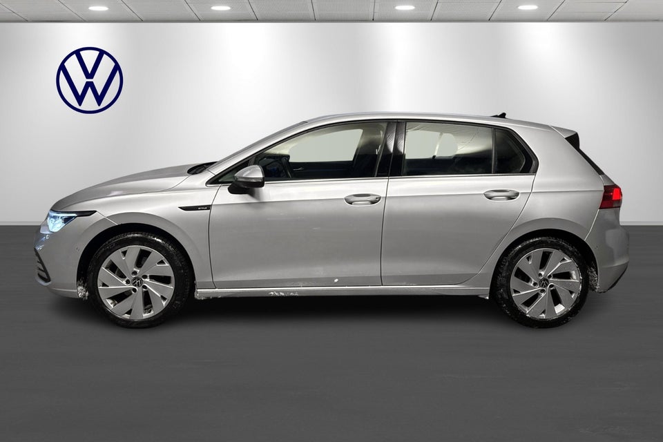 VW Golf VIII 1,5 eTSi 150 Style DSG 5d