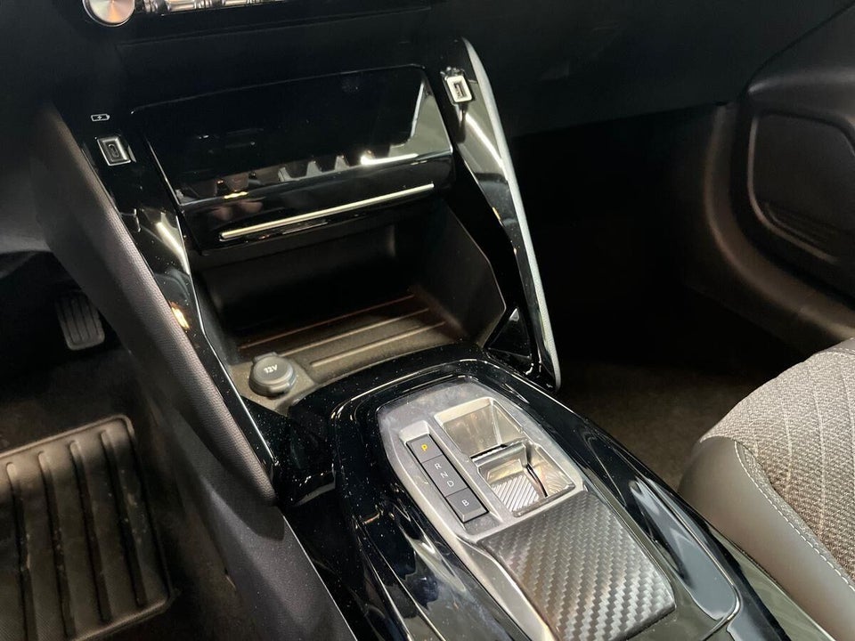 Peugeot e-208 50 Style 5d