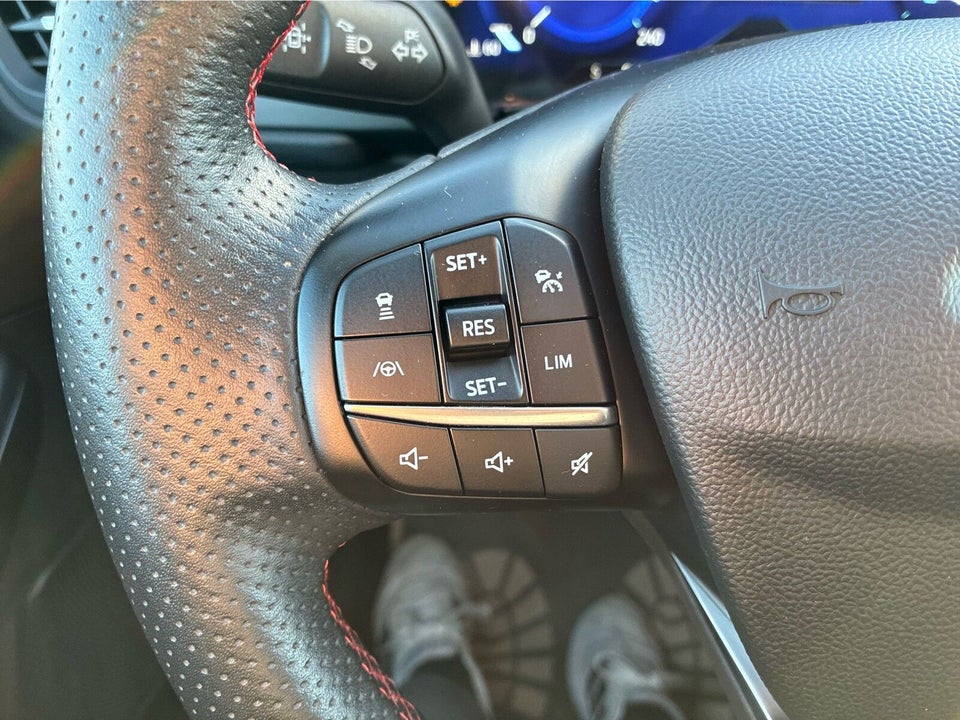 Ford Kuga 2,5 PHEV ST-Line X CVT 5d