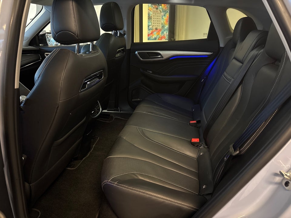 MG Marvel R Luxury 5d