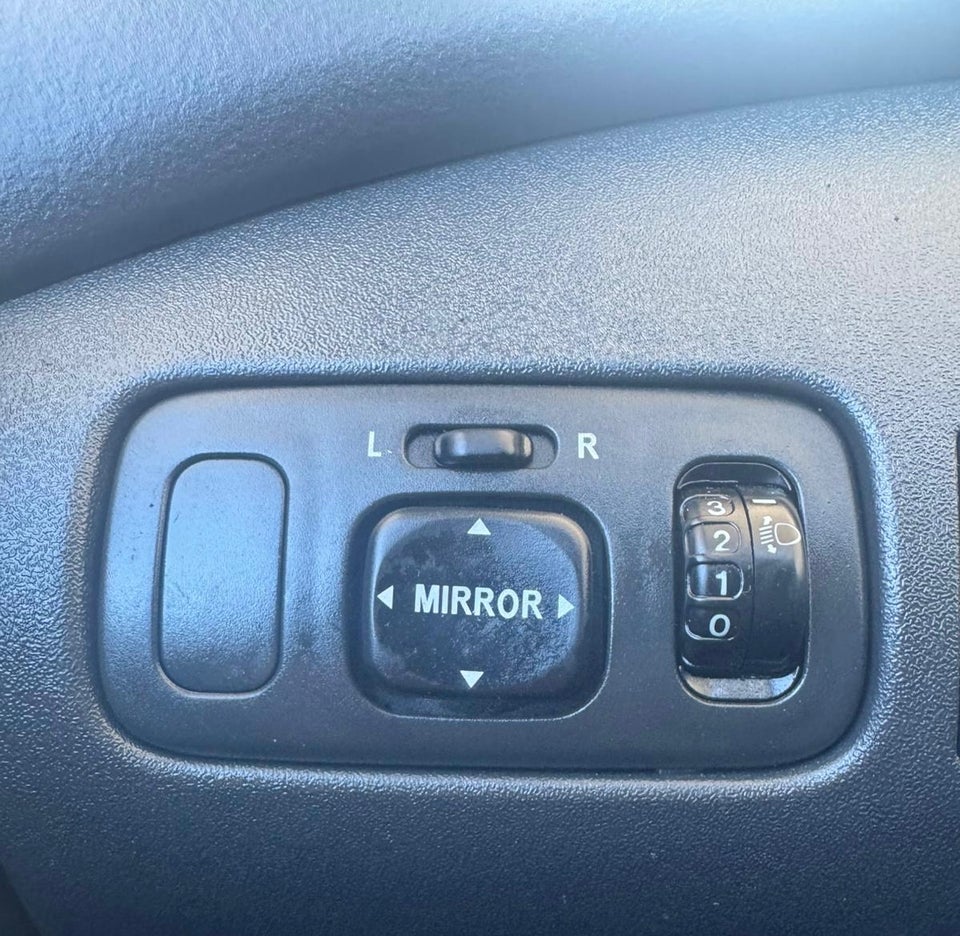 Toyota Yaris 1,0 Sol MMT 5d