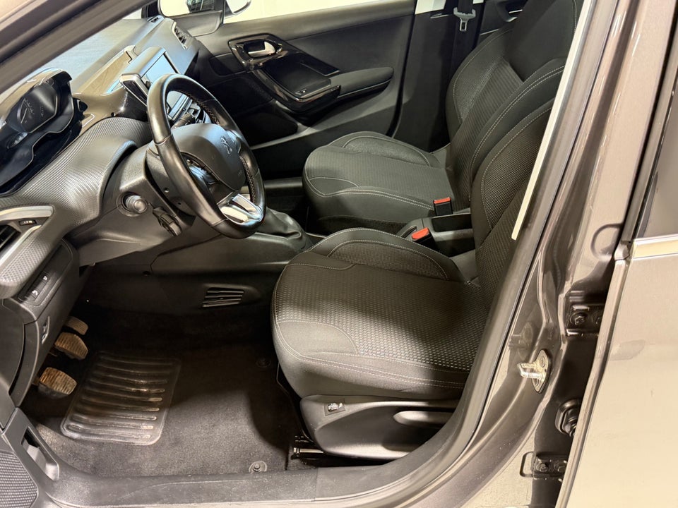 Peugeot 208 1,6 BlueHDi 100 Selection Sky 5d